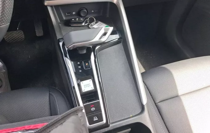 MG ZS 1.5 L Hybrid+ 197 ch Luxury photo 14 601151
