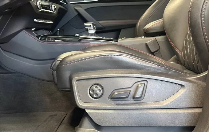 AUDI Q5 40 TDI 204 S tronic 7 Quattro S line photo 21 2128821
