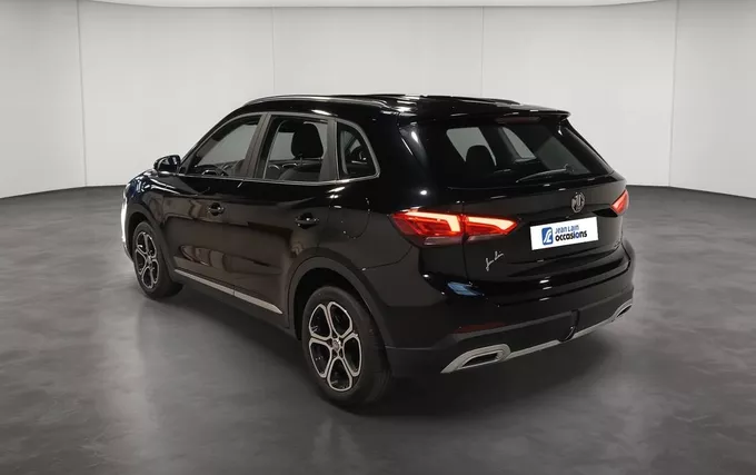 MG ZS 1.5 L Hybrid+ 197 ch Comfort extérieur trois quart arrière gauche 601368