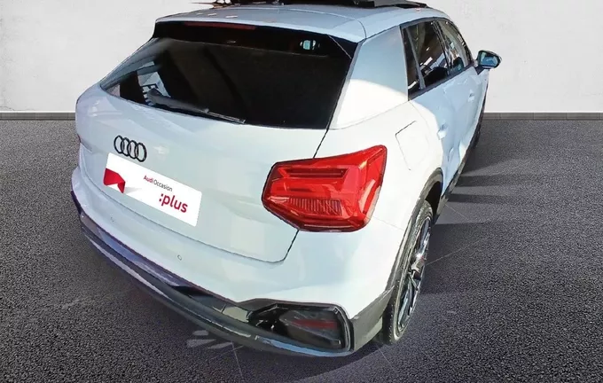 AUDI Q2 35 TFSI COD 150 S tronic 7 S Line Plus extérieur trois quart arrière droit 2130800
