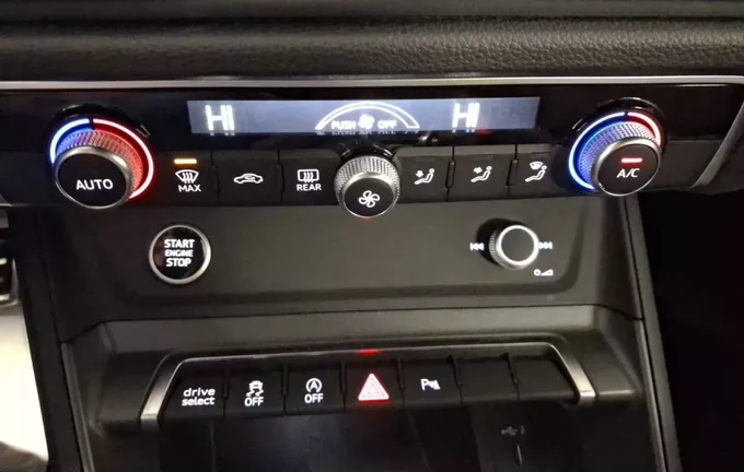 AUDI Q3 35 TDI 150 ch S tronic 7 S line photo 14 212895
