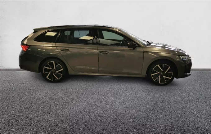 SKODA OCTAVIA Combi 1.5 TSI Hybrid 150 ch ACT DSG7 Sportline extérieur côté droit 2125061