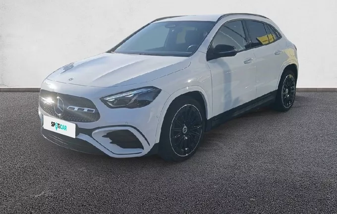 MERCEDES GLA 180 d 8G-DCT AMG Line extérieur trois quart avant gauche 945672