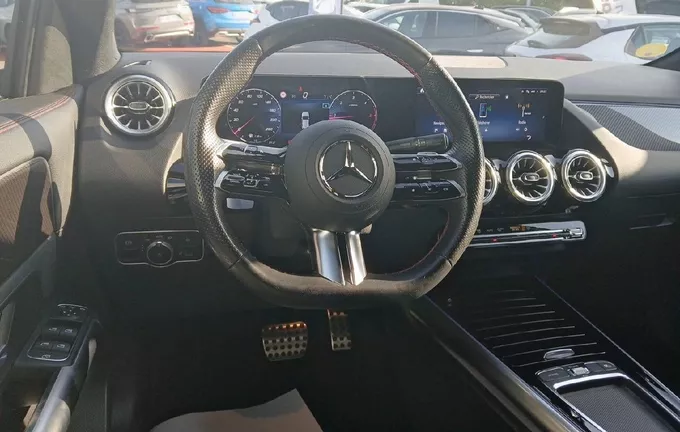 MERCEDES GLA 180 d 8G-DCT AMG Line photo 9 945672