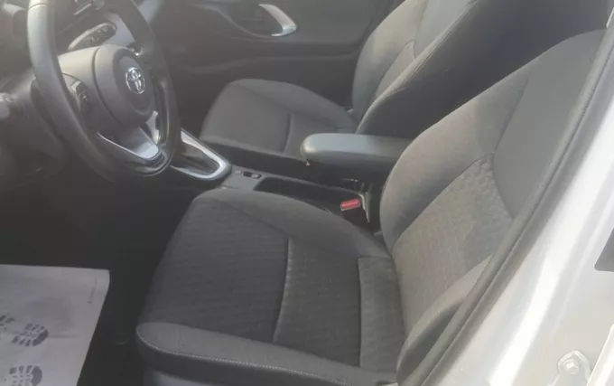 TOYOTA YARIS Hybride 116h Design photo 11 1103970