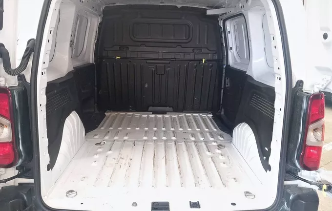 OPEL COMBO CARGO 1.5 130 CH S/S L1H1 BVM6 AUGMENTE PACK CLIM extérieur arrière 945034