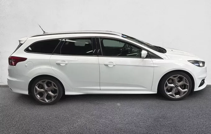 FORD FOCUS SW 2.0 TDCi 185 S&S ST PowerShift extérieur côté droit 213182