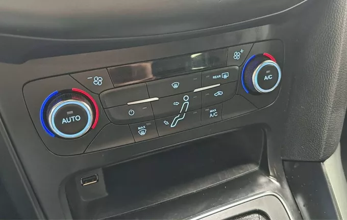 FORD FOCUS SW 2.0 TDCi 185 S&S ST PowerShift photo 19 213182