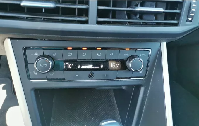VOLKSWAGEN POLO 1.0 TSI 115 S&S DSG7 Carat extérieur côté gauche 460608