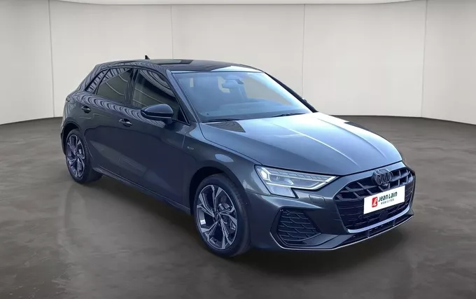 AUDI A3 Sportback e-hybrid 204 ch S line extérieur trois quart avant droit 7434