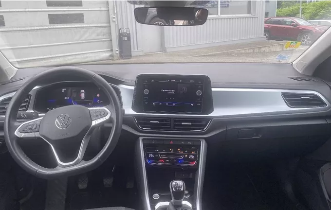 VOLKSWAGEN T-ROC 1.0 TSI 110 Start/Stop BVM6 Life extérieur trois quart avant droit 2128585