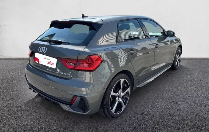 AUDI A1 Sportback 35 TFSI 150 ch S tronic 7 S Line extérieur trois quart arrière droit 3014822