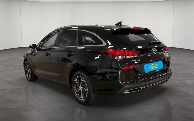 HYUNDAI I30 SW 1.0 T-GDi 120 iBVM6 Hybrid 48V Creative extérieur trois quart arrière gauche 213634