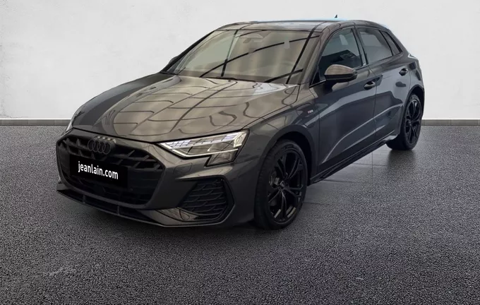 AUDI A3 Sportback TFSI e Hybride rechargeable 204 S tronic 6 S line extérieur trois quart avant gauche 6043