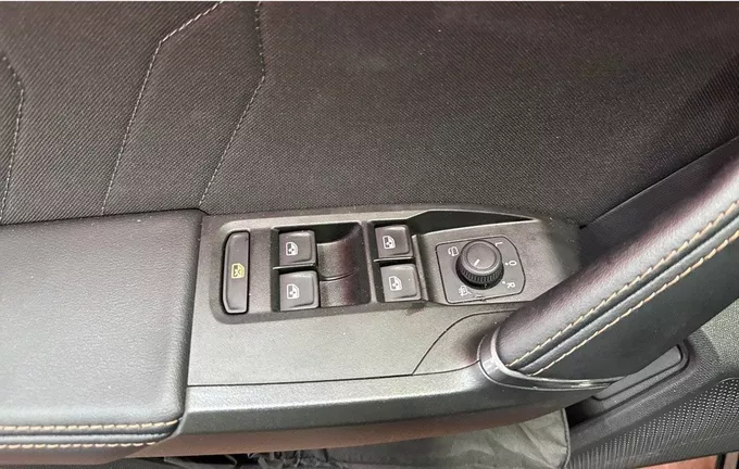 CUPRA FORMENTOR 1.5 eTSI Hybrid 150 ch DSG7 V photo 14 2119734