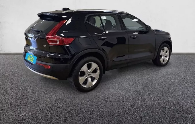 VOLVO XC40 T2 129 ch Geartronic 8 Momentum Essentiel extérieur trois quart arrière droit 213013