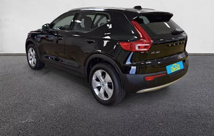VOLVO XC40 T2 129 ch Geartronic 8 Momentum Essentiel extérieur trois quart arrière gauche 213013