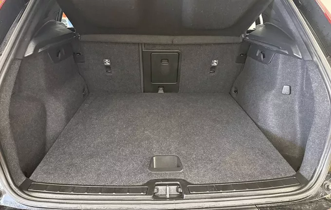 VOLVO XC40 T2 129 ch Geartronic 8 Momentum Essentiel photo 10 213013