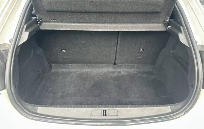 PEUGEOT 208 PureTech 100 S&S BVM6 Style extérieur arrière 2130298