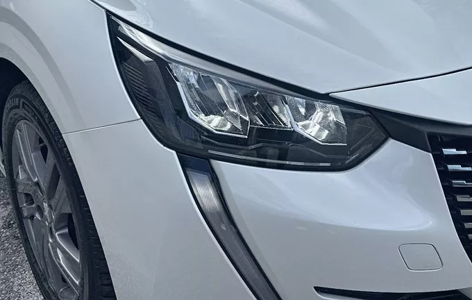 PEUGEOT 208 PureTech 100 S&S BVM6 Style photo 16 2130298