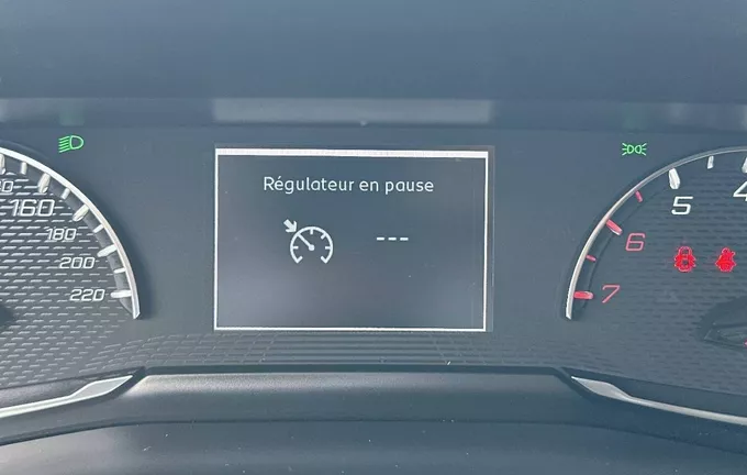 PEUGEOT 208 PureTech 100 S&S BVM6 Style photo 18 2130298