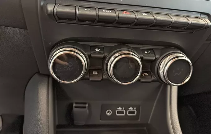 RENAULT CAPTUR E-Tech full hybrid 145 Evolution photo 14 2127747