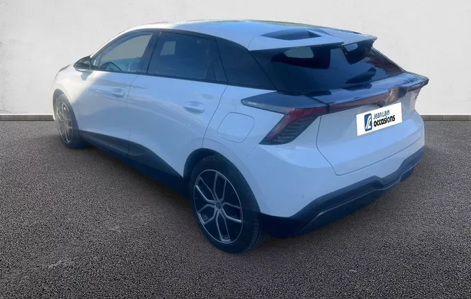 MG MG4 Electric 64kWh - 150 kW 2WD Luxury extérieur trois quart arrière gauche 601123