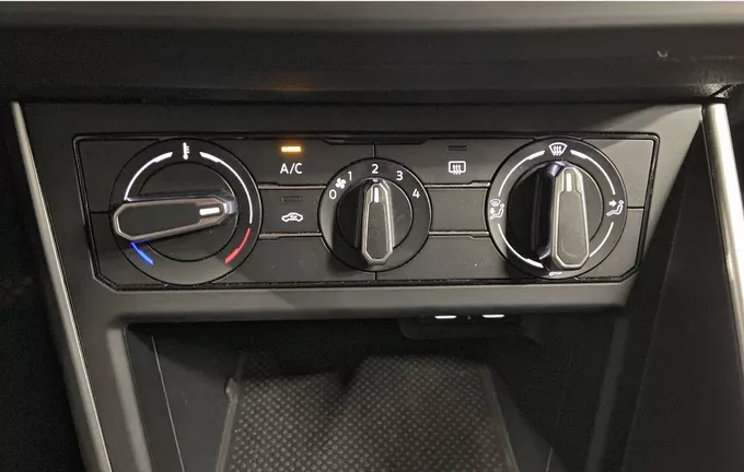 VOLKSWAGEN POLO 1.0 TSI 95 S&S BVM5 Life Plus photo 19 2123947