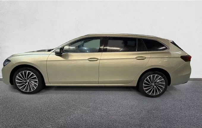 SKODA SUPERB Combi 2.0 TDI 150 ch SCR DSG7 Laurin & Klement extérieur trois quart arrière gauche 2122324