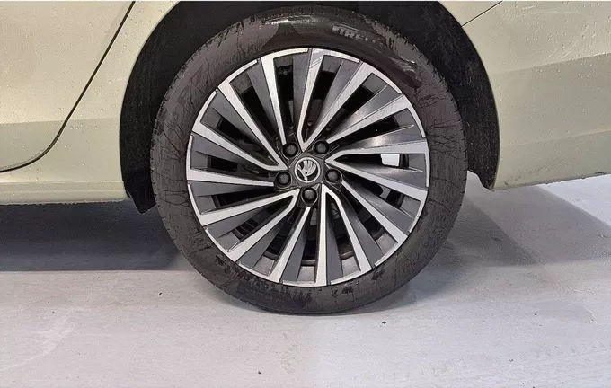 SKODA SUPERB Combi 2.0 TDI 150 ch SCR DSG7 Laurin & Klement photo 12 2122324