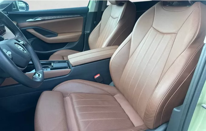 SKODA SUPERB Combi 2.0 TDI 150 ch SCR DSG7 Laurin & Klement extérieur trois quart arrière droit 2122324