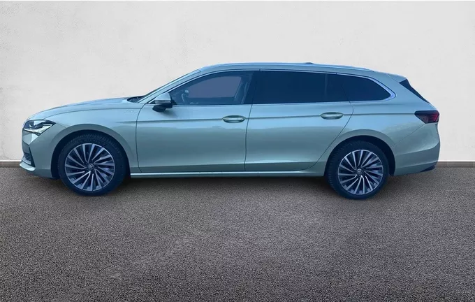 SKODA SUPERB Combi 2.0 TDI 150 ch SCR DSG7 Laurin & Klement extérieur trois quart arrière gauche 2122324