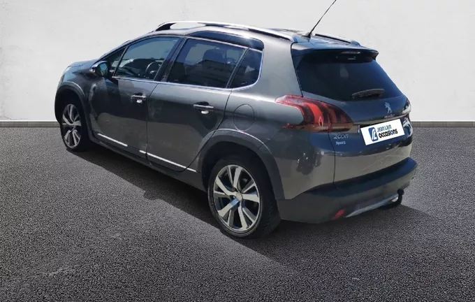 PEUGEOT 2008 1.2 PureTech 110ch S&S BVM5 Crossway extérieur trois quart arrière gauche 560718