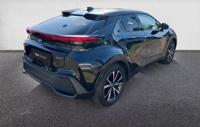 TOYOTA C-HR Hybride 140 Design extérieur trois quart arrière droit 1103435