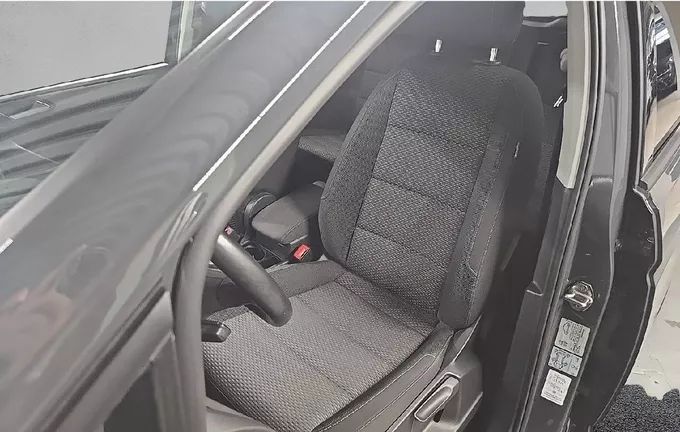 VOLKSWAGEN TOURAN 1.5 TSI EVO 150 DSG7 7pl Life Plus extérieur trois quart arrière droit 2130730