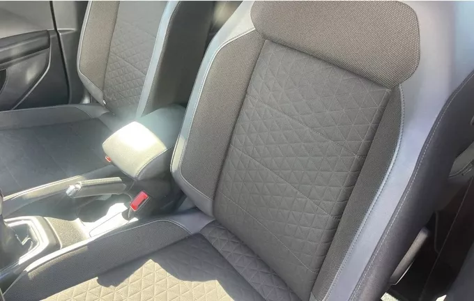VOLKSWAGEN T-CROSS 1.0 TSI 110 Start/Stop BVM6 R-Line extérieur trois quart arrière droit 560907