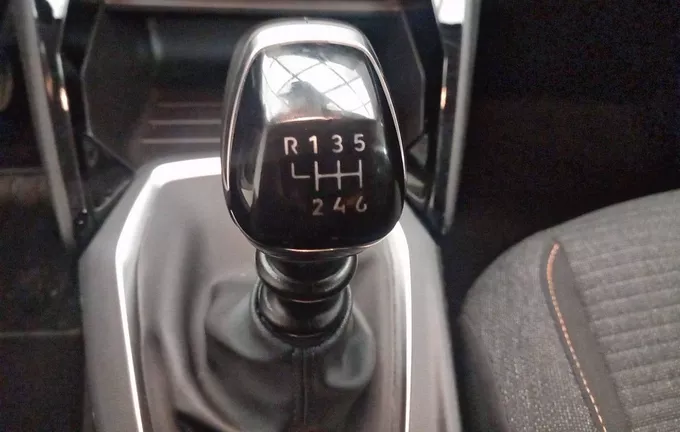 PEUGEOT 208 100 S&S BVM6 Style photo 14 944354