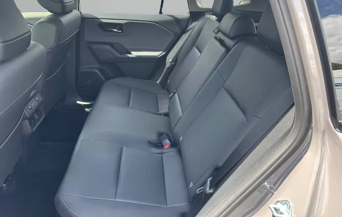 TOYOTA RAV4 Hybride 185 ch 2WD Lounge photo 17 184977