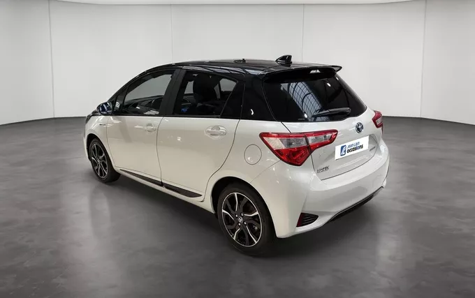 TOYOTA YARIS Hybride 100h Collection extérieur trois quart arrière gauche 1103991