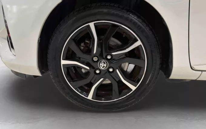 TOYOTA YARIS Hybride 100h Collection photo 9 1103991