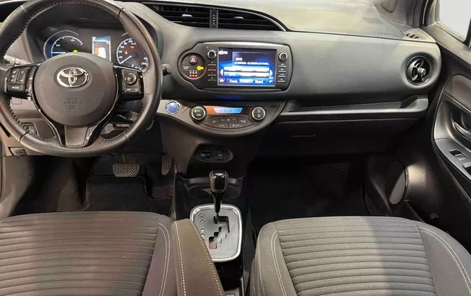 TOYOTA YARIS Hybride 100h Collection photo 14 1103991