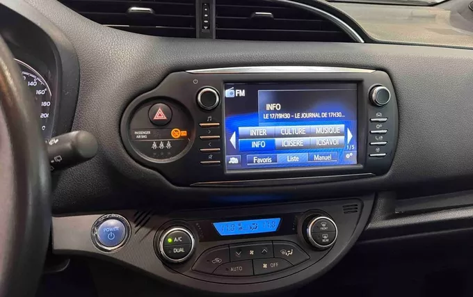 TOYOTA YARIS Hybride 100h Collection photo 15 1103991