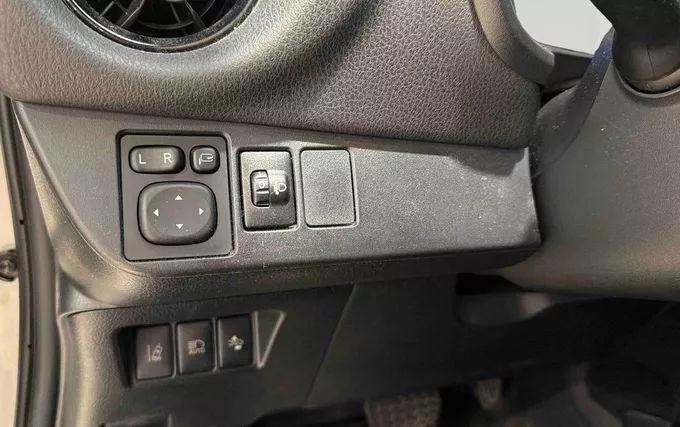 TOYOTA YARIS Hybride 100h Collection photo 19 1103991