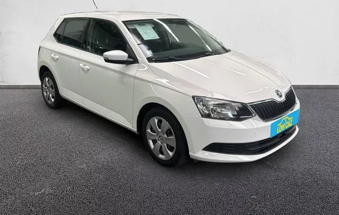SKODA FABIA 1.0 MPI 60 ch Greentec Ambition extérieur trois quart avant droit 213421