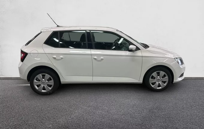SKODA FABIA 1.0 MPI 60 ch Greentec Ambition extérieur côté droit 213421