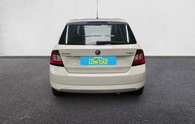 SKODA FABIA 1.0 MPI 60 ch Greentec Ambition extérieur arrière 213421