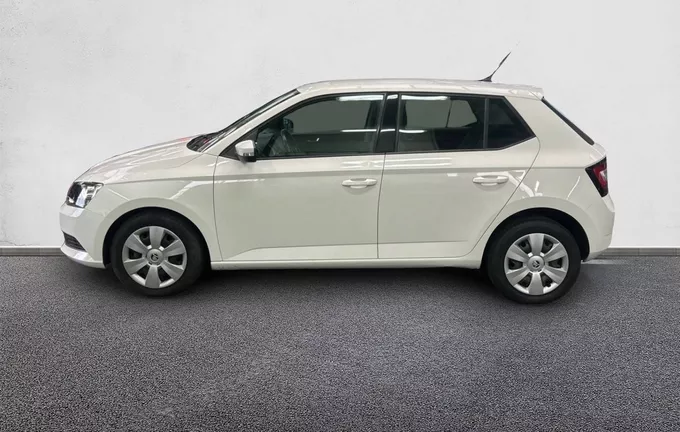 SKODA FABIA 1.0 MPI 60 ch Greentec Ambition extérieur côté gauche 213421