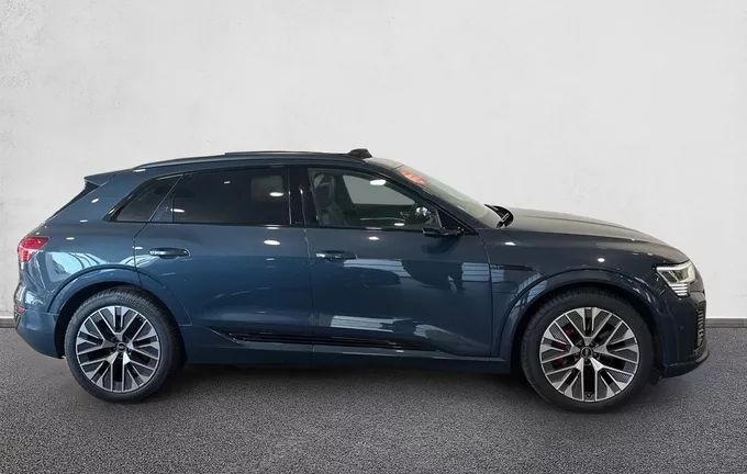 AUDI Q8 E-TRON 55 408 ch 114 kWh Quattro S line extérieur côté droit 2131555