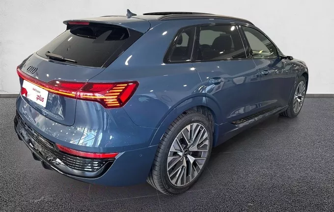 AUDI Q8 E-TRON 55 408 ch 114 kWh Quattro S line extérieur trois quart arrière droit 2131555