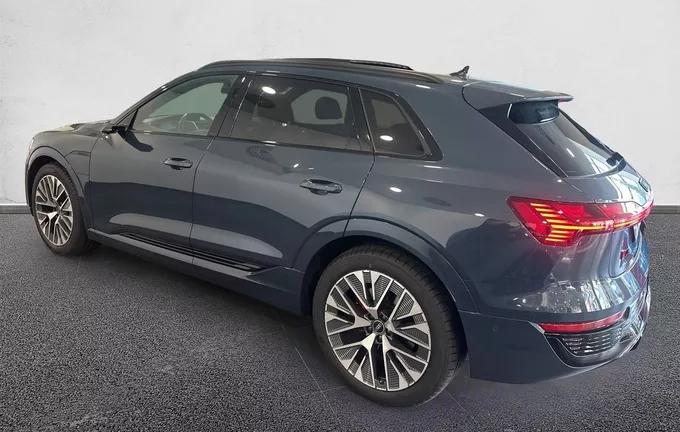 AUDI Q8 E-TRON 55 408 ch 114 kWh Quattro S line extérieur trois quart arrière gauche 2131555